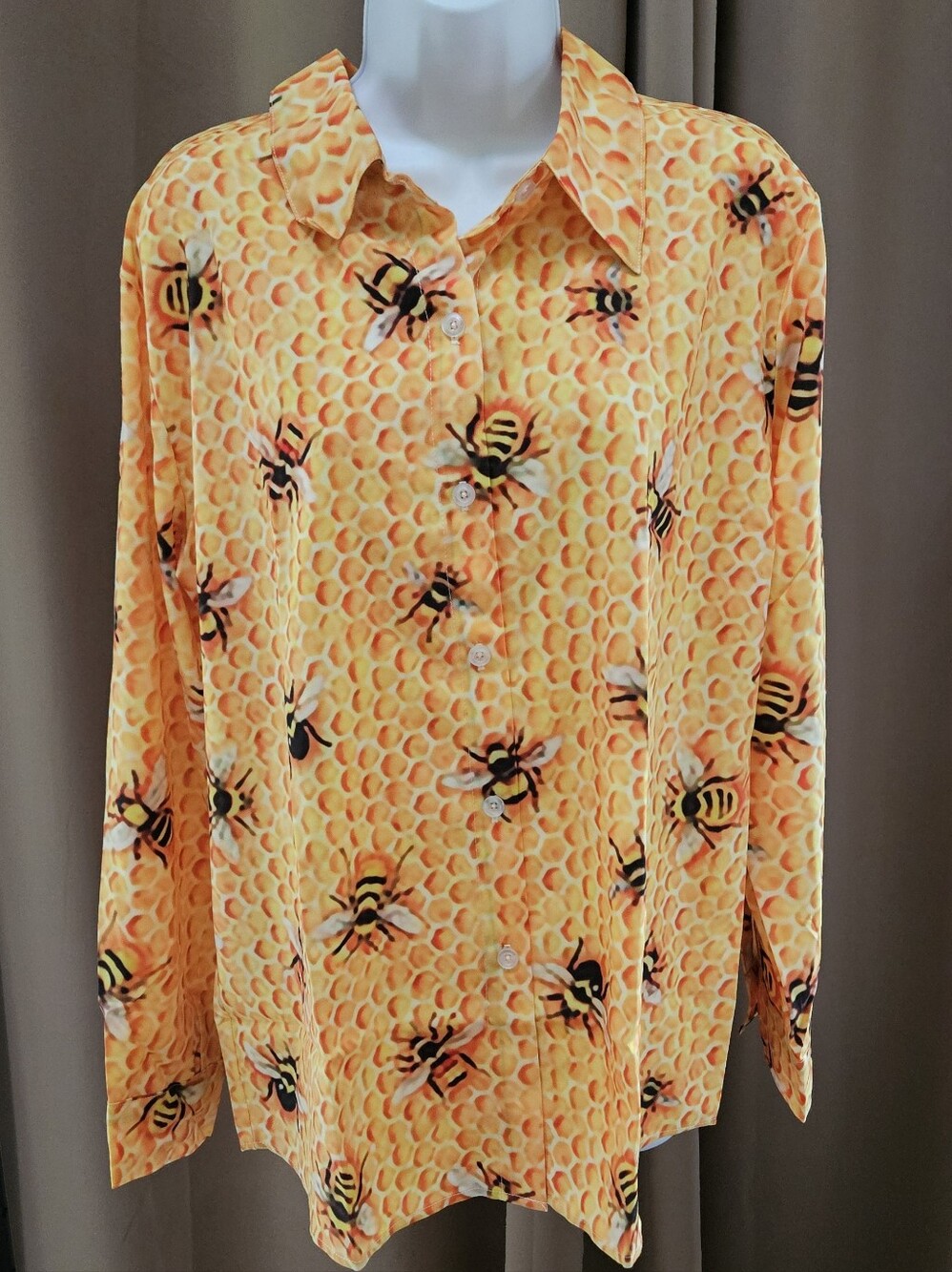 NWT JAMMYJOB Honeycomb Bee Print Button Down Blouse Shirt Long Sleeve - Picture 1 of 6